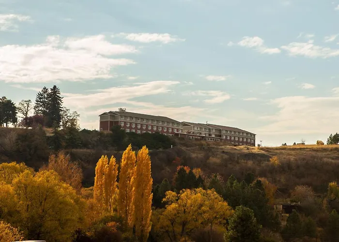 Coast Hilltop Inn